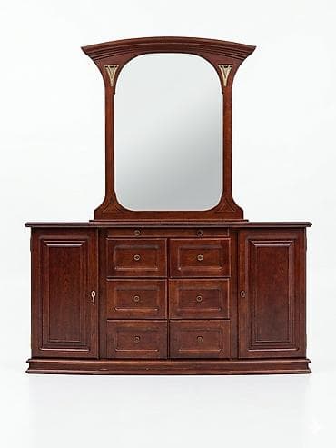 Жеке буюмдар: Туалетный стол, массив, Румыния, размеры 168 см х 55 см, высота — 1