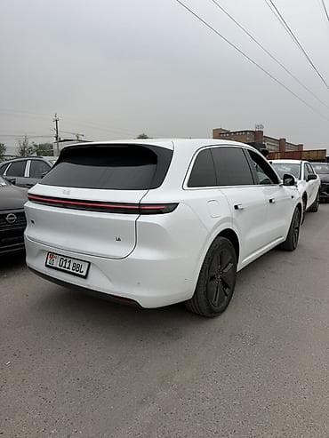 r16 4: Lixiang L6: 2024 г., 1.5 л, Гибрид, Кроссовер — 2