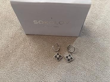 невидимый плащ: Серебряные серьги SOKOLOV с подвесками-клевером - Материал: серебро — 3