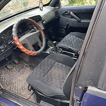 opel vectra а: Volkswagen Passat Variant: 1993 г., 1.9 л, Механика, Дизель, Универсал — 5