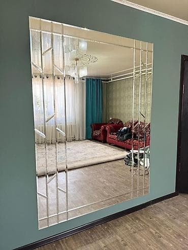 тримо зеркало: Зеркальная композиция на стену с геометрическим декором - Размер — 2