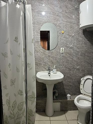 гостиница 1200 сом: 1 комната, Душевая кабина, Постельное белье, Парковка — 4