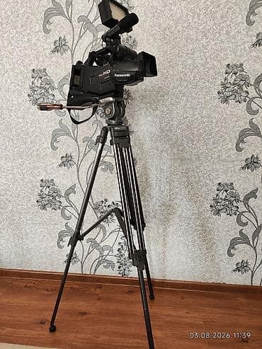 mini dv: Плечевая видеокамера Panasonic HDC‑MDH1 Full HD с комплектом — 3