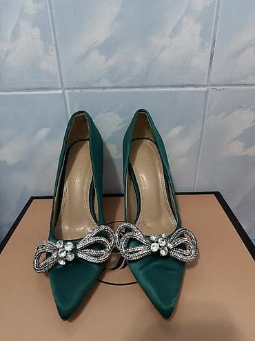 Женская обувь: Белые женские туфли-слингбэки с острым носком. - Материал верха — 2