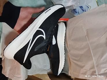 Мужские кроссовки, 41, Nike, Новый, цвет - Черный