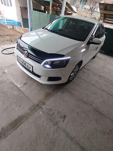 машина голф2: Volkswagen Polo: 2013 г., 1.6 л, Ручные, Бензин, Седан — 2
