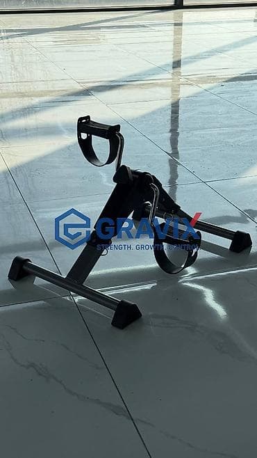 Спортивные сумки: Мини велотренажёр для рук и ног (механический) Цена 2500 Компактный — 2