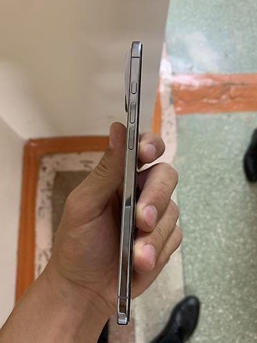 кармин часы: IPhone Air, Колдонулган, 256 ГБ, Ак, Заряддоочу түзүлүш, 99 % — 7
