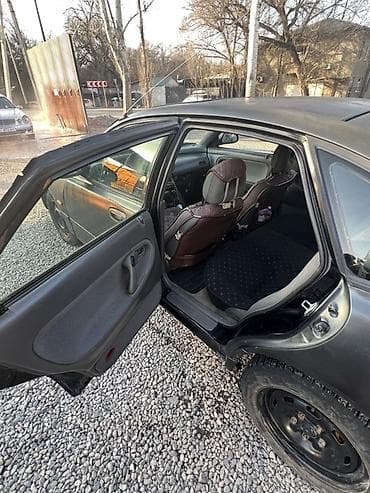 bmw e53: Mazda 626: 1991 г., 2 л, Механика, Бензин, Седан — 7