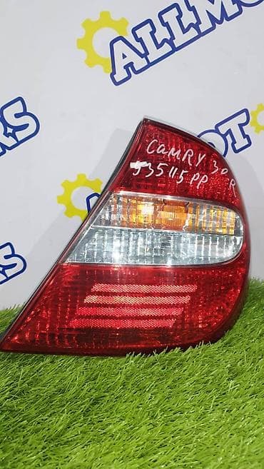 second tech: Задний правый стоп-сигнал Toyota Б/у, Оригинал — 1