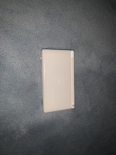 xbox oe: Nintendo DS Lite, белая В комплекте идет стилус R4 карта установлено — 2