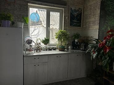 машиноместо: Продается дом! Материал: кирпич Год постройки: 1976 Кол-во комнат: 5 — 6