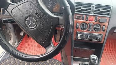Mercedes-Benz 220: 2000 г., Механика, Бензин — 3