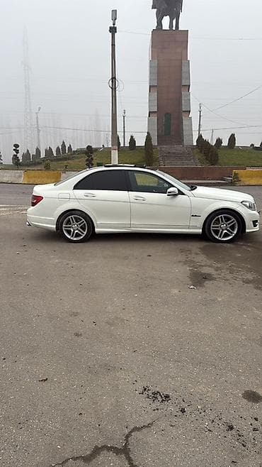 124 мер: Mercedes-Benz C-Class: 2012 г., 1.8 л, Автомат, Бензин, Седан — 2