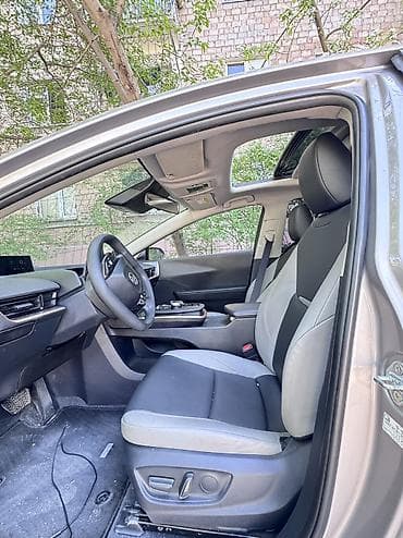 byd plus: Toyota bZ3: 2024 г., Электромобиль, Седан — 6