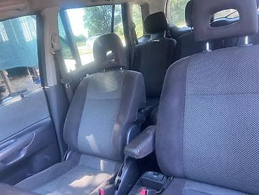 араба ош: Mazda PREMACY: 2004 г., 2 л, Автомат, Бензин, Минивэн — 4