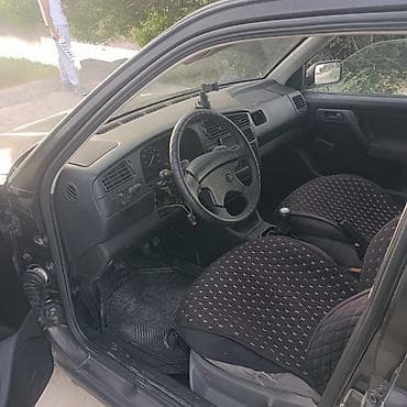 Унаа сатуу: Volkswagen Golf: 1994 г., 1.6 л, Кол менен иштөөчү, Бензин, Хетчбек — 9
