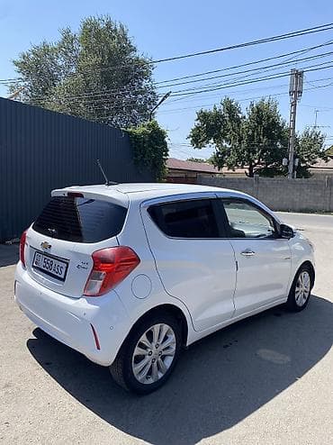 водный мотоцикл: Chevrolet Spark: 2016 г., 1 л, Вариатор, Бензин, Хэтчбэк — 4