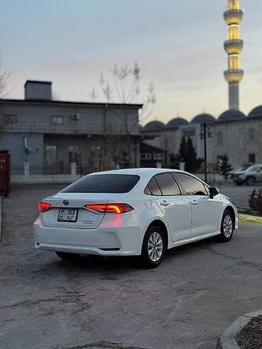 matiz 2009: Toyota Corolla: 2019 г., 1.8 л, Гибрид, Седан — 5