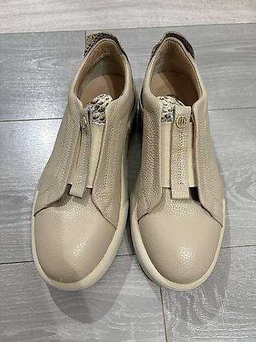 lacoste обувь бишкек: Женский лофер бежевого цвета. Производство Турция. Бренд: Elle - — 1