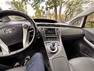 tesla pi: Toyota Prius: 2011 г., Вариатор, Гибрид, Хэтчбэк — 3