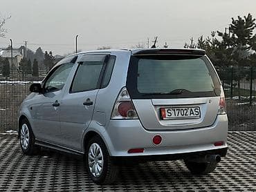 crv 2004: Daihatsu YRV: 2003 г., 1.3 л, Автомат, Бензин — 6