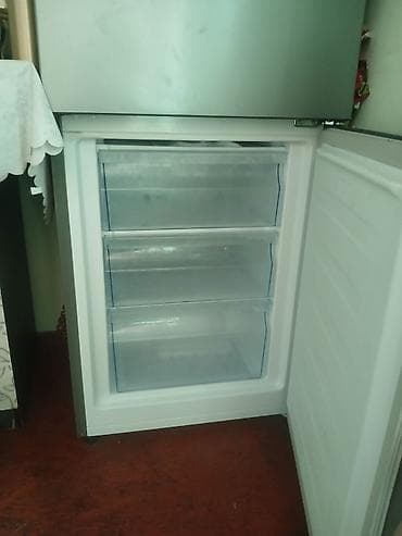 холодильник купе: Холодильник Hisense, Двухкамерный — 2