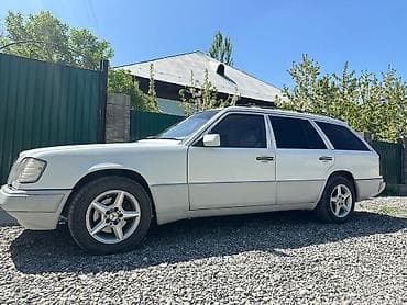kia sorrnto: Mercedes-Benz E-Class: 1994 г., 2.2 л, Механика, Бензин, Универсал — 4
