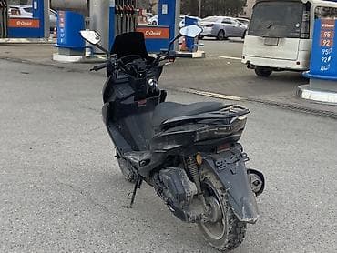 Скутеры: Скутер/максискутер 150–200 см³ (ориентировочно), черный, с высоким — 2