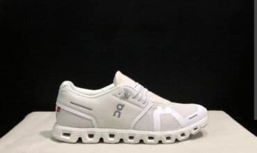 сараканошка бутсы: Кроссовки ON cloud Versa Оргиналь Новые кроссовки размер 39,40 очень — 1