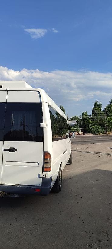 а 10 с: Mercedes-Benz Sprinter пассажирский микроавтобус (длинная база — 2