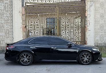 двенадцатый мини: Toyota Camry: 2021 г., 2 л, Автомат, Гибрид, Седан — 4