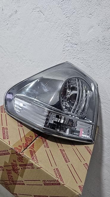 Задний левый стоп сигнал на Lexus rx350, Toyota Harrier