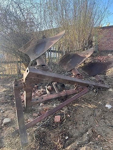 150 хтз: Продаётся надёжный трактор с полным комплектом оборудования: прицеп — 8