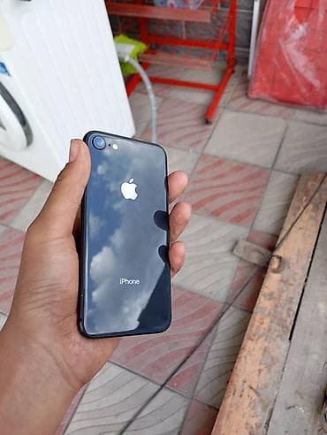 IPhone 8, Б/у, 64 ГБ, Черный, 81 %