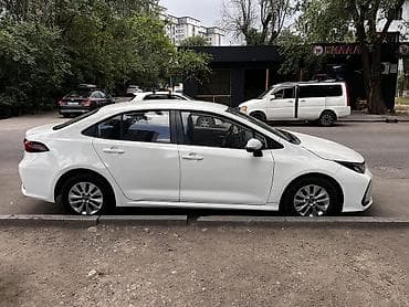 e2 byd: Toyota Corolla: 2019 г., 1.8 л, Вариатор, Гибрид, Седан — 3