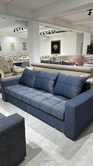 Прямой диван, Трехместный