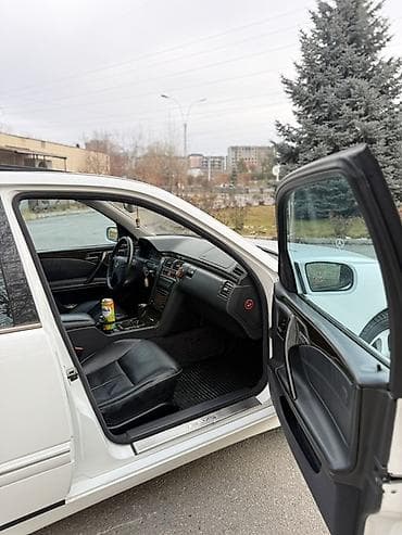 камри 1997: Mercedes-Benz E-Class: 2000 г., 3.2 л, Автомат, Бензин, Седан — 6