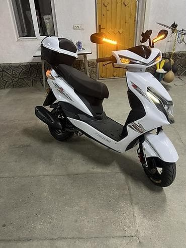 suzuki shift: Скутер 125 см³ класса City/Urban в спортивном дизайне. Характеристики — 1