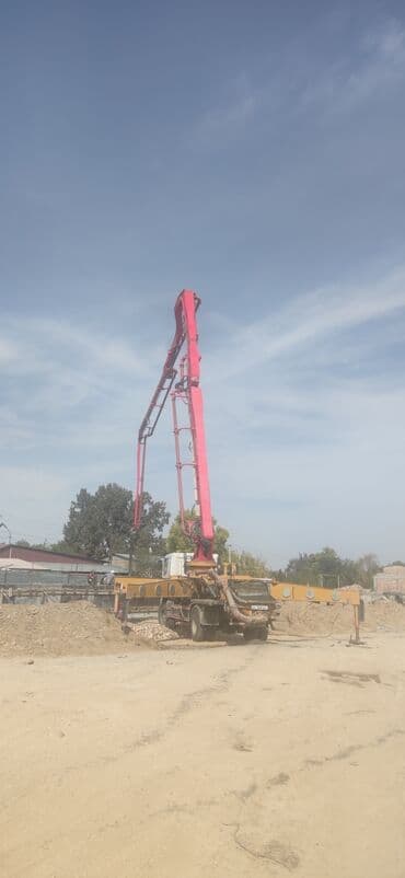 бетононасос помпа: Помпа. Заливка бетона. Бетононасос: 37 м. короткая база. ц — 1