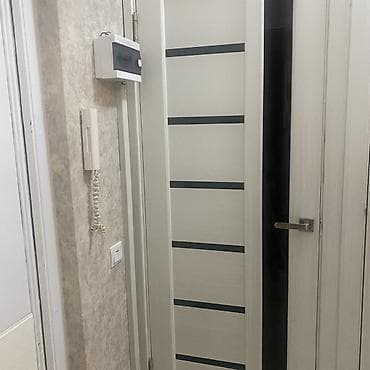 Продаю срочно межкомнатную дверь с остеклением В хорошем состоянии — 2