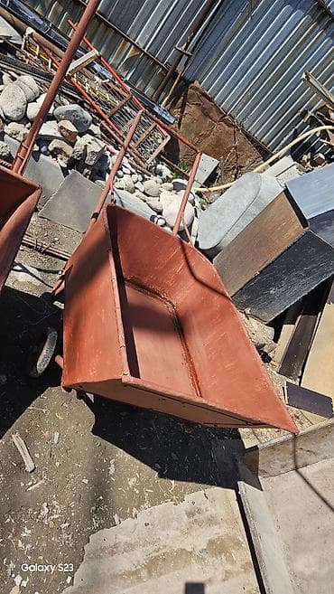 деревянные колеса: Садово-строительная тачка и тележка, Стальная, Двухколесная — 4