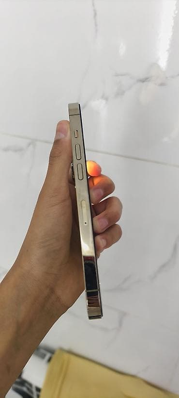 купить айфон 16: IPhone 14 Pro, Б/у, 256 ГБ, Золотой, Чехол, 84 % — 3