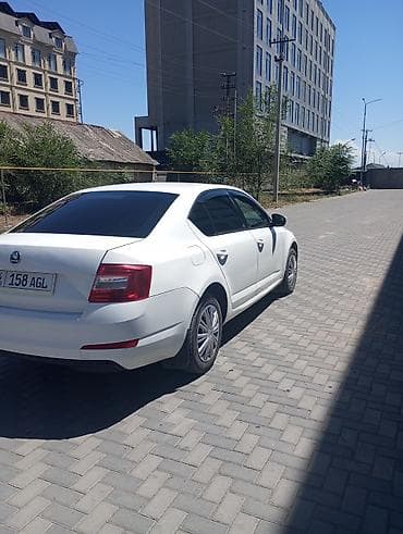 hundai elantra: Skoda Octavia: 2014 г., 1.6 л, Автомат, Бензин, Седан — 3