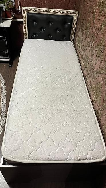 Кровати: Односпальная кровать, Б/у, С матрасом, длина - 200 см — 2
