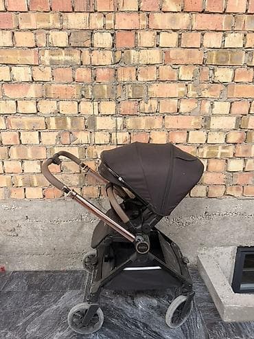 Прогулочная коляска Kidilo (бренд на шильдике) в универсальном в