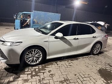 мерседес бенз а: Toyota Camry: 2018 г., Гибрид, Седан — 2