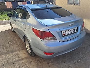2011: Hyundai Accent: 2011 г., Механика, Седан — 3