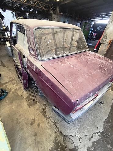 Продаётся кузов легкового автомобиля классического типа (седан, задний — 3