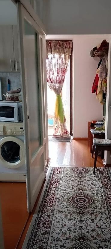 сдаю дом в токмаке: 55 м², 3 комнаты, Парковка, Забор, огорожен — 2